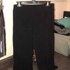 Black capri workout pants